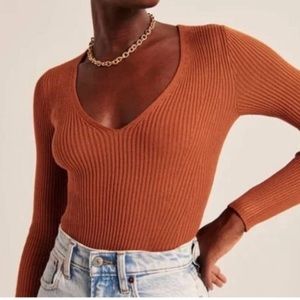 Abercrombie Long-Sleeve V-Neck Bodysuit - dark orange - XS